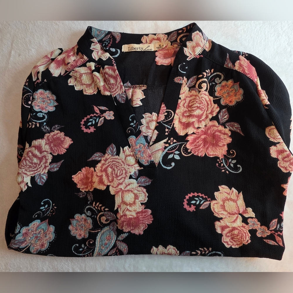 Women's Liberty Love Size Medium